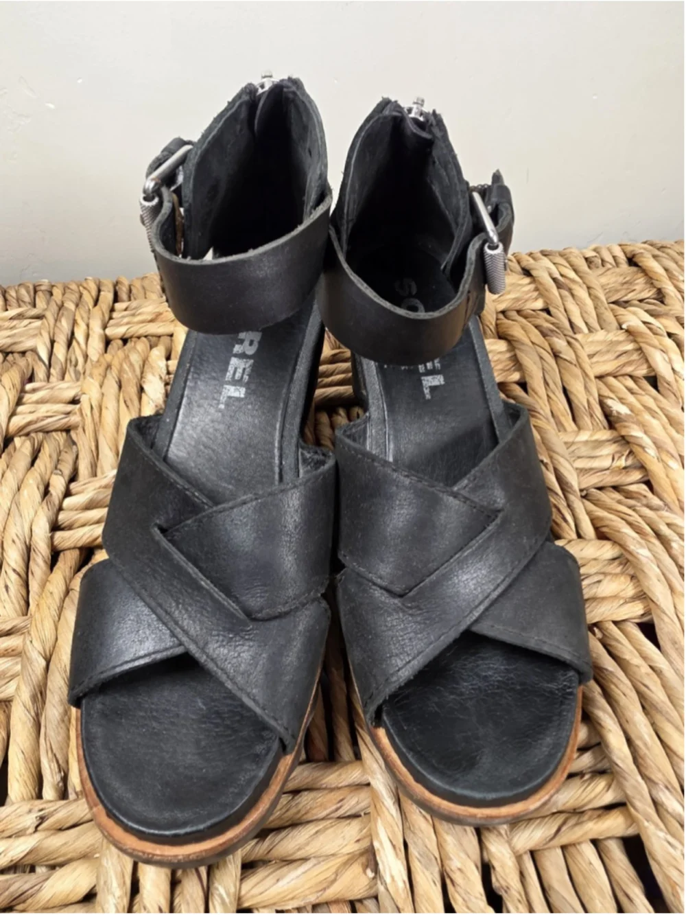 Sorel Joanie II Wedge Sandals Black Leather Ankle Strap Zip Womens US 7.5
